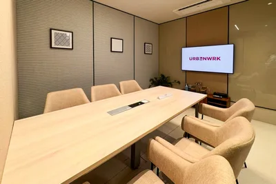 6 Seater Meeting Room