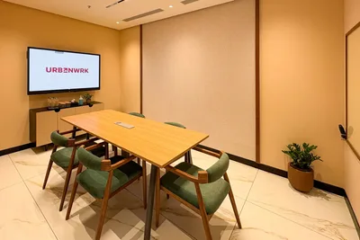 6 Seater Meeting Room