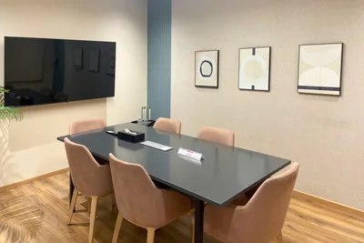 6 Seater Meeting Room