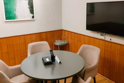 4 Seater Meeting Room