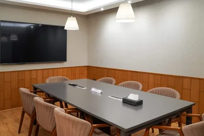 8 Seater Meeting Room