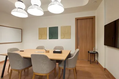 6 Seater Meeting Room