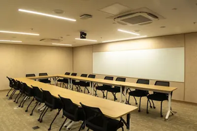 18 Seater Meeting Room