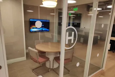 1 Seater Meeting Room