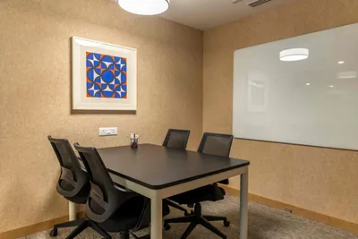 4 Seater Meeting Room