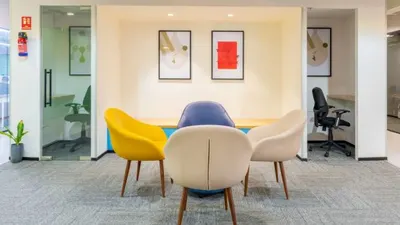 10 Seater Meeting Room
