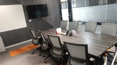 8 Seater Meeting Room