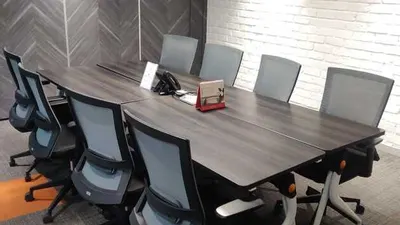 5 Seater Meeting Room