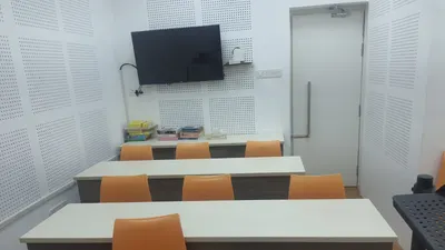 9 Seater Meeting Room