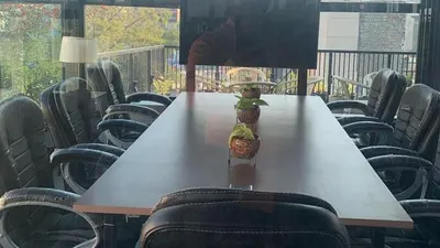 7 Seater Meeting Room