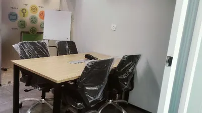 9 Seater Meeting Room