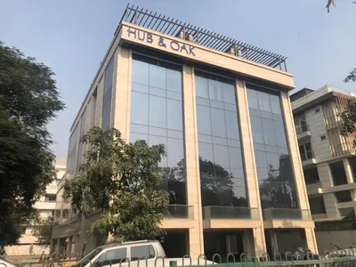 Hub & Oak in Defence Colony