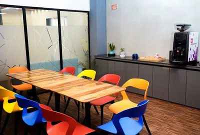 Suits Coworking