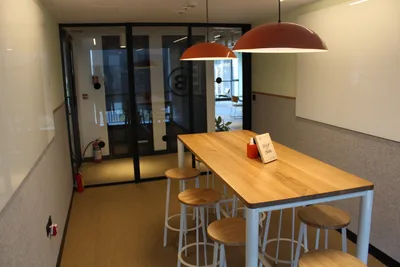 8 Seater Meeting Room