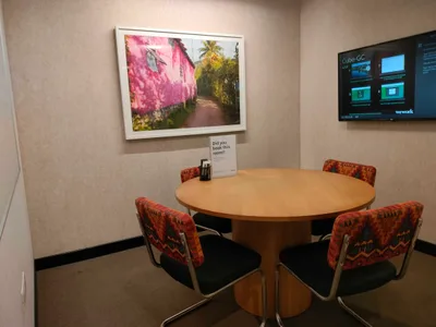 4 Seater Meeting Room