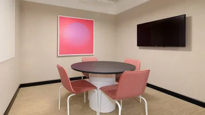 4 Seater Meeting Room