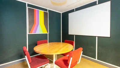 4 Seater Meeting Room
