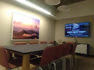 10 Seater Meeting Room