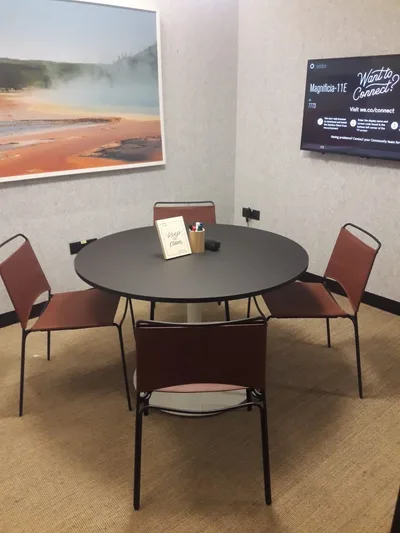4 Seater Meeting Room
