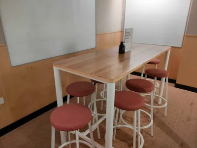 8 Seater Meeting Room