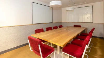 10 Seater Meeting Room