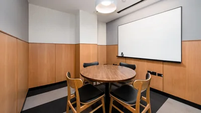 4 Seater Meeting Room
