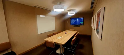10 Seater Meeting Room