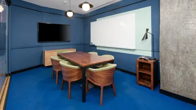 6 Seater Meeting Room
