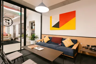 5 Seater Meeting Room