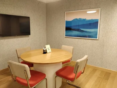 4 Seater Meeting Room