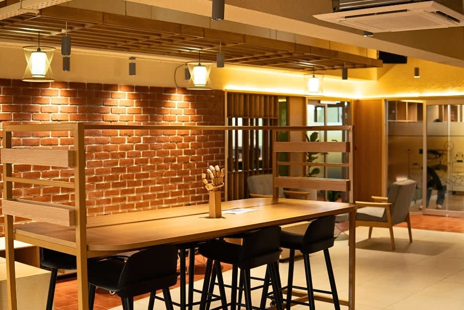 Desk – away.center interior
