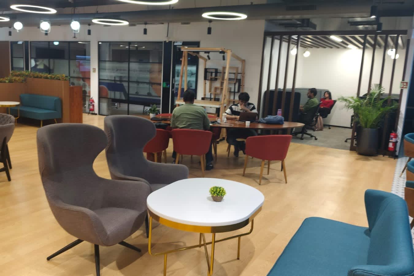 Desk – awfis interior