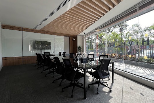 BHIVE BHIVE Platinum Address Maker workspace