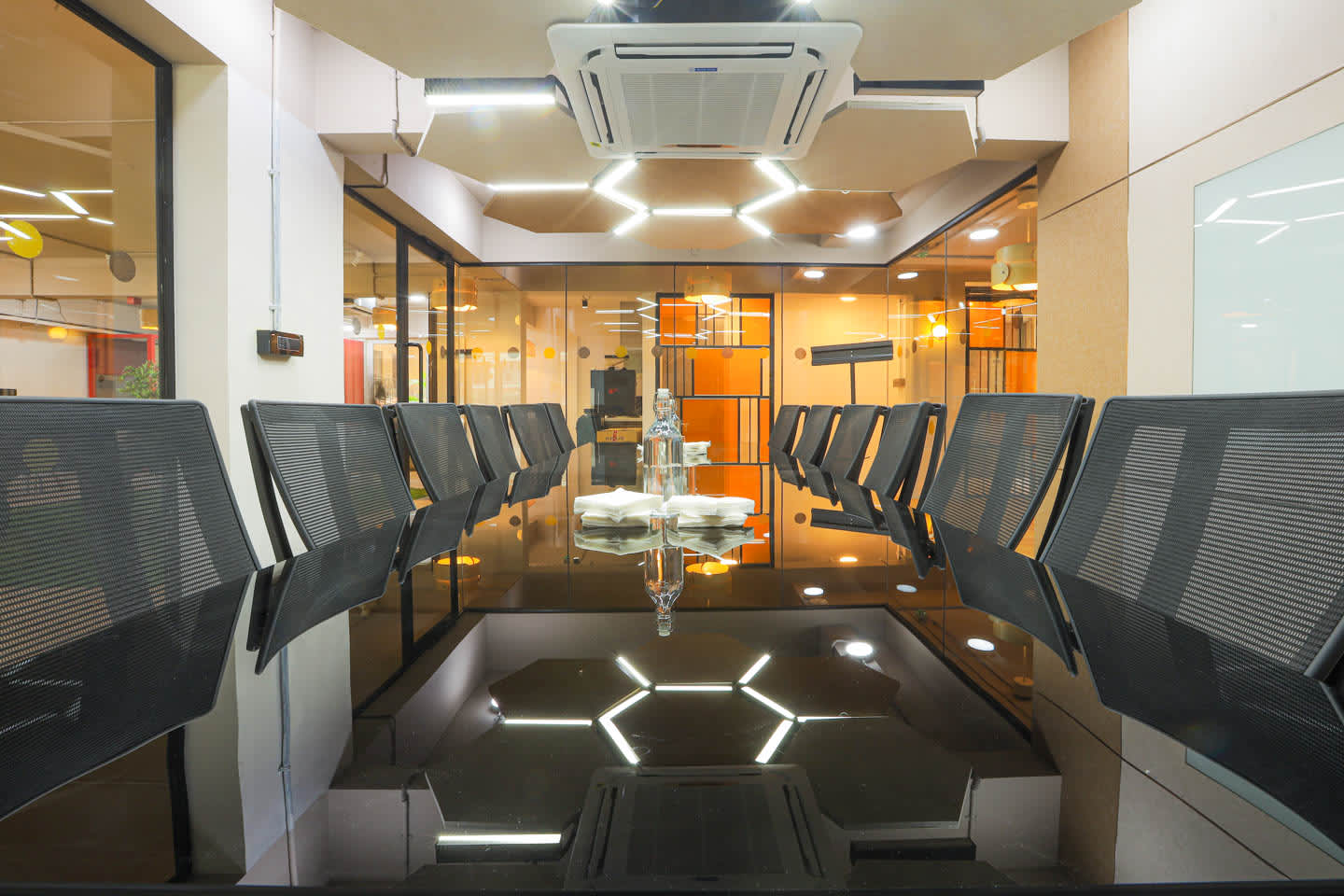 BHIVE BHIVE Platinum workspace