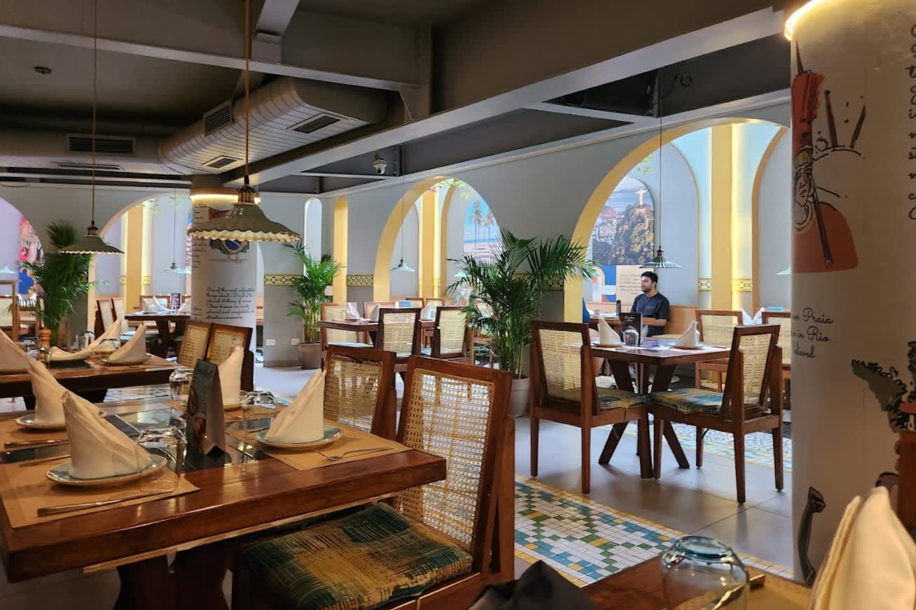 Desk – Boteco - Restaurante Brasileiro interior