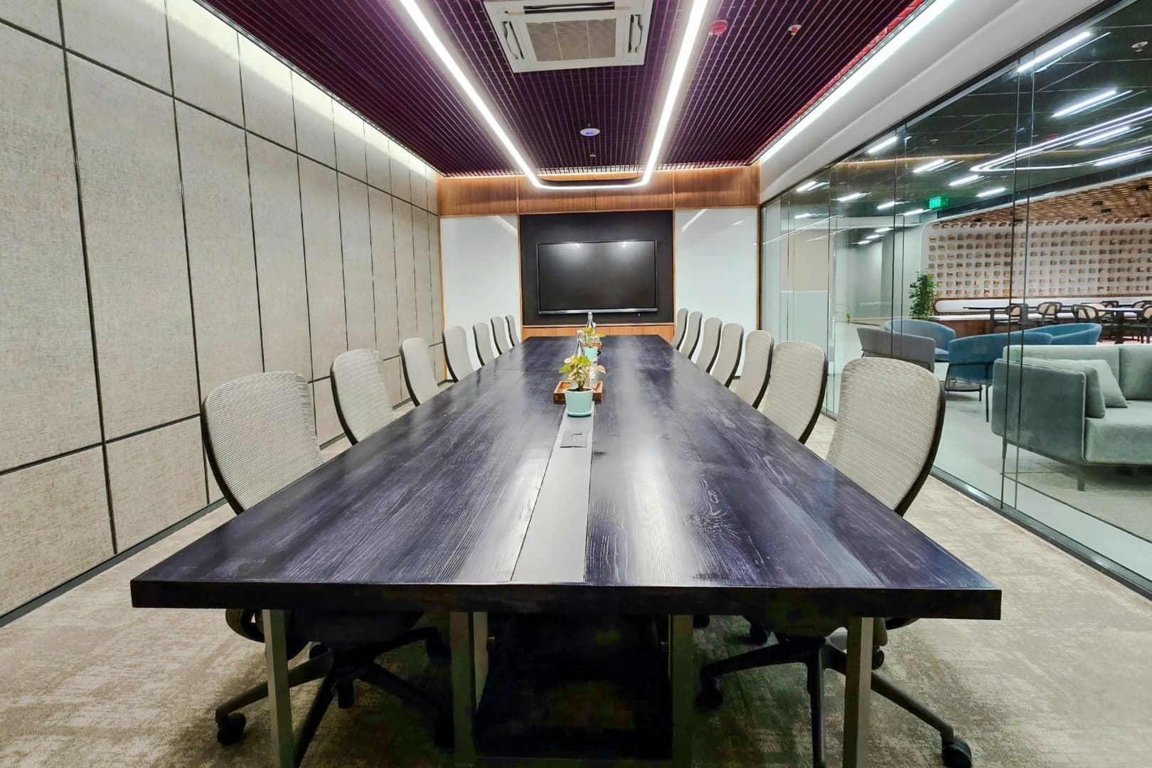 16 Seater Meeting Room interior