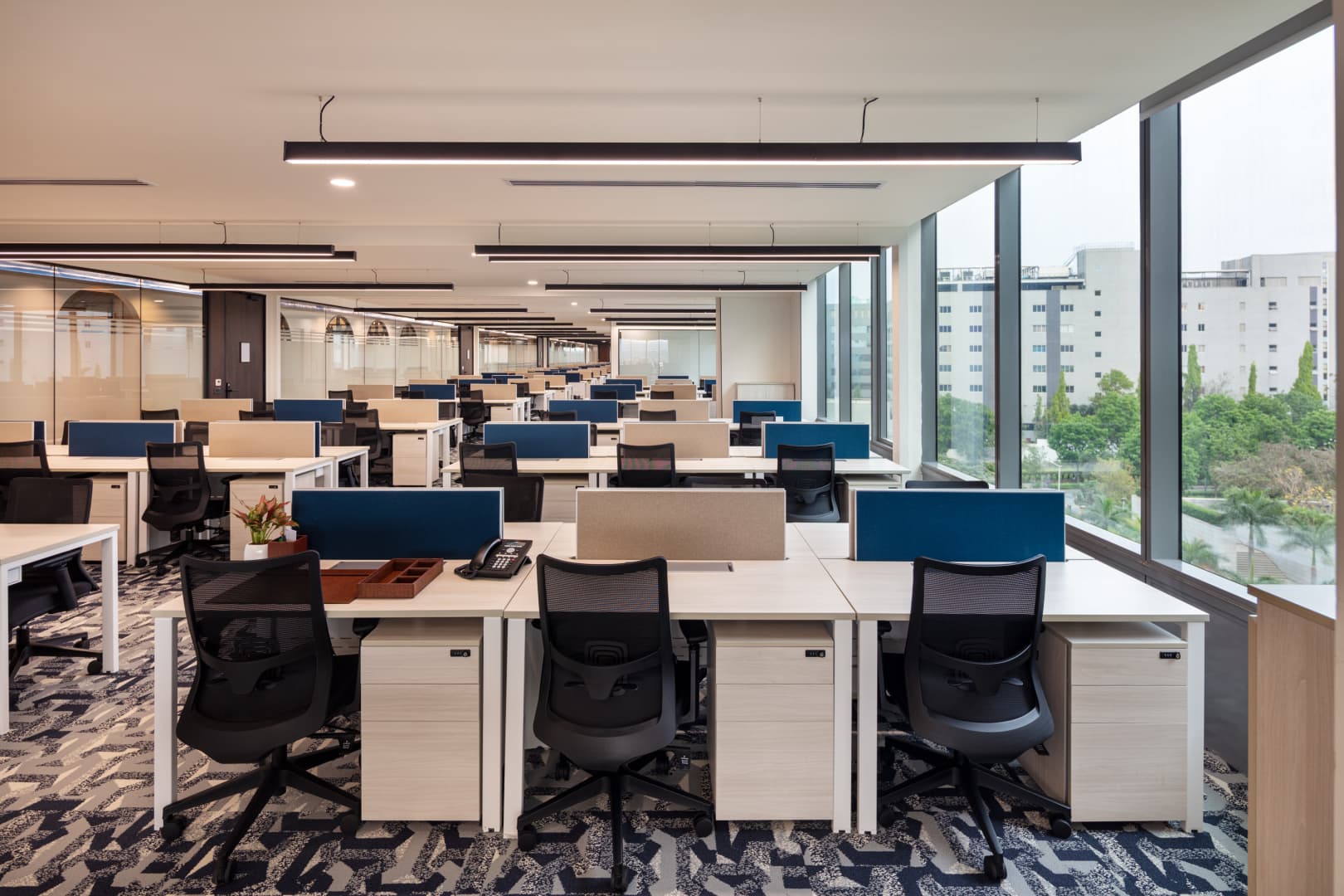 Corporatedge - flexi-desk
