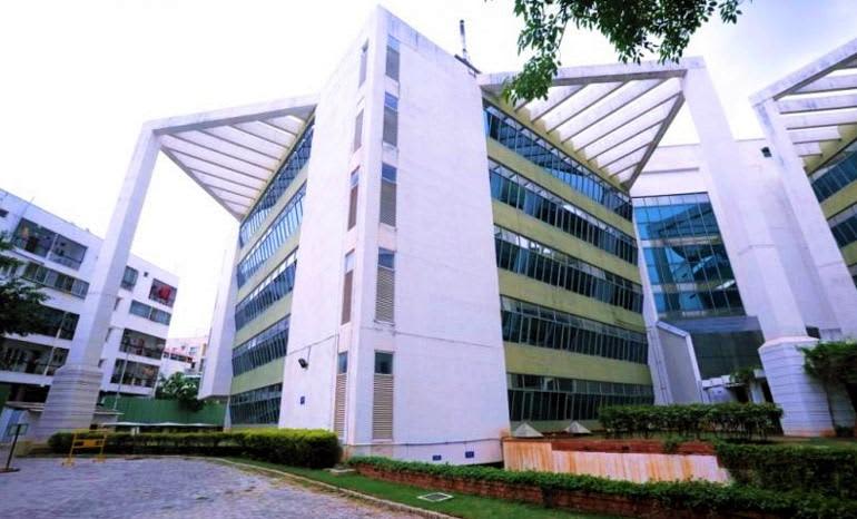 Golf View Homes - Tower 2 private space in Indiranagar, Bangalore
