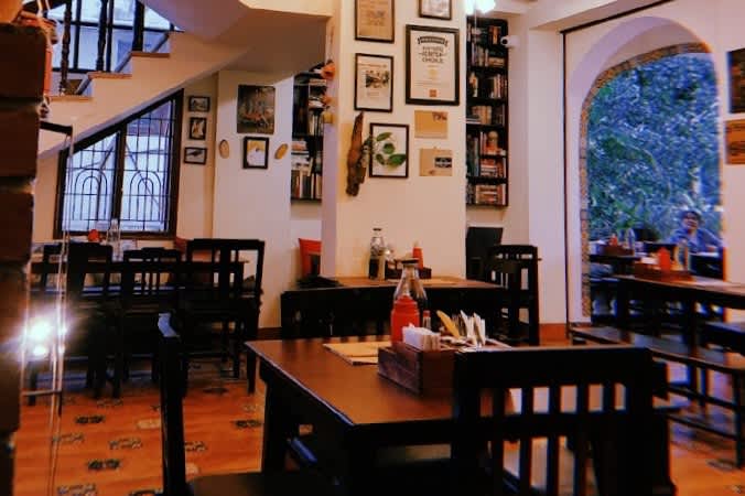 Desk – Hole In The Wall space