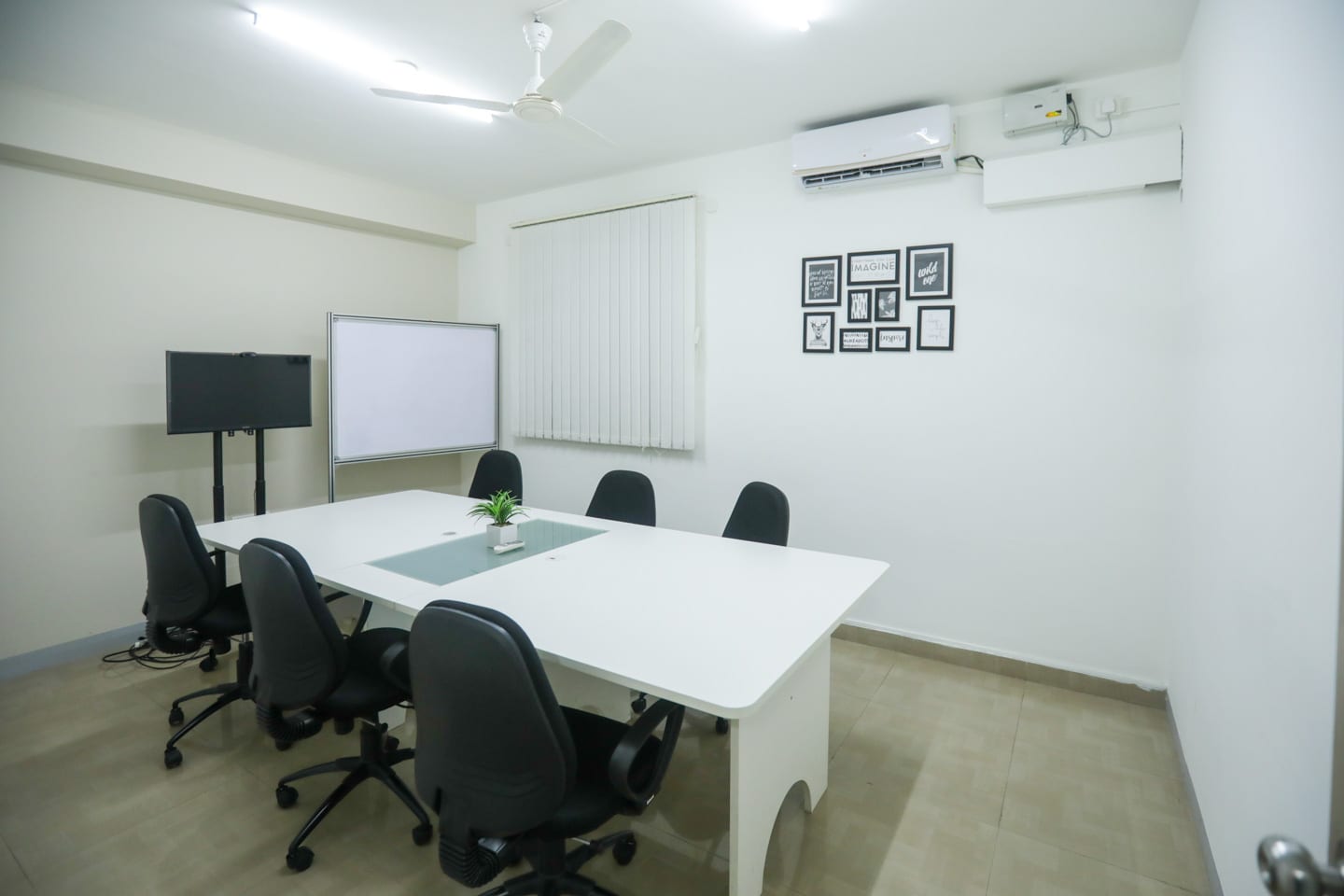 Desk – Hubnxtdoor space