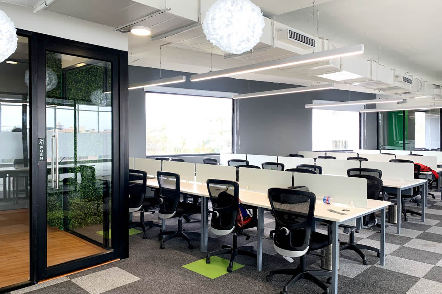 Ready-to-move office