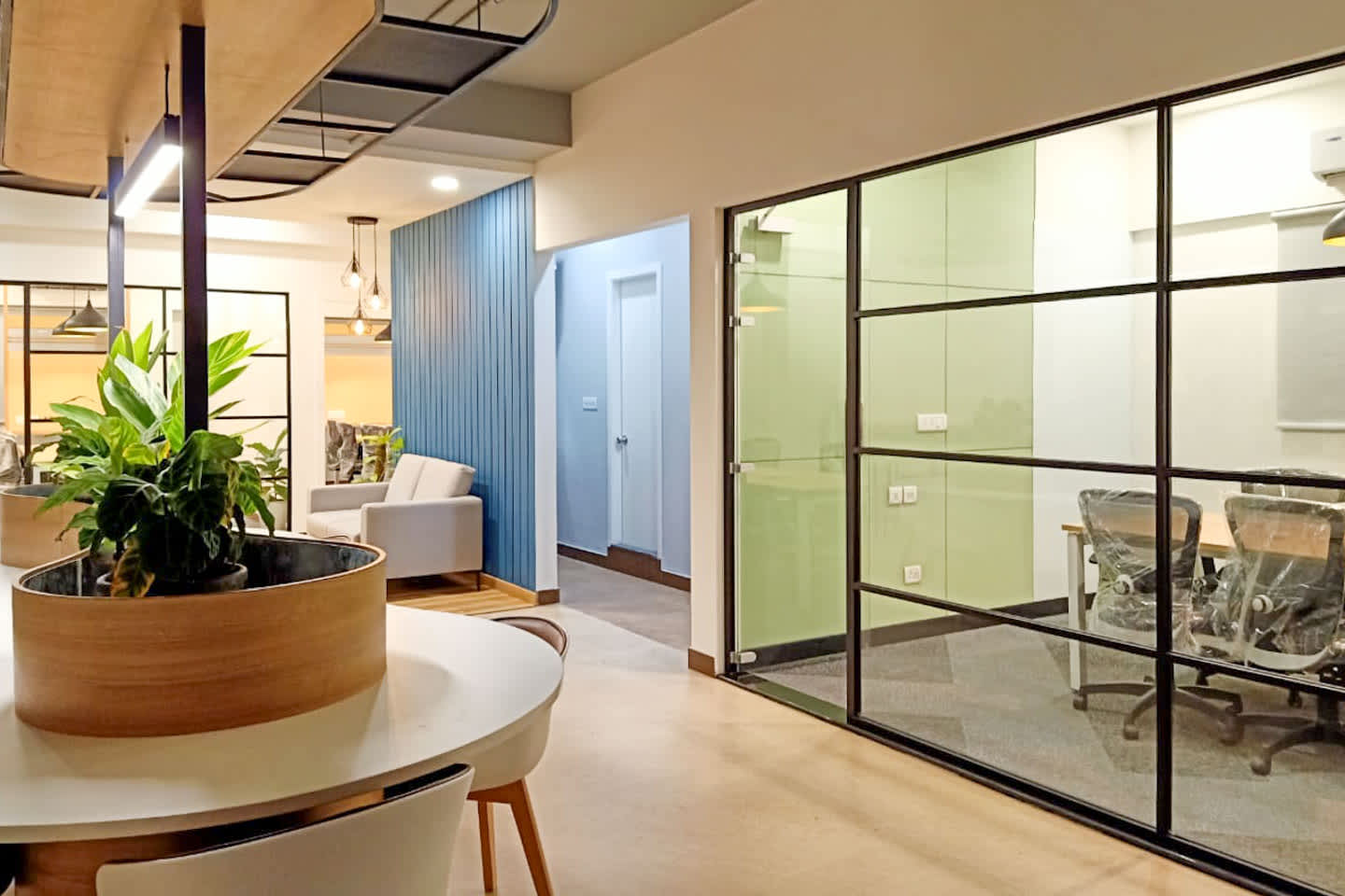 Incubex HSR12 workspace