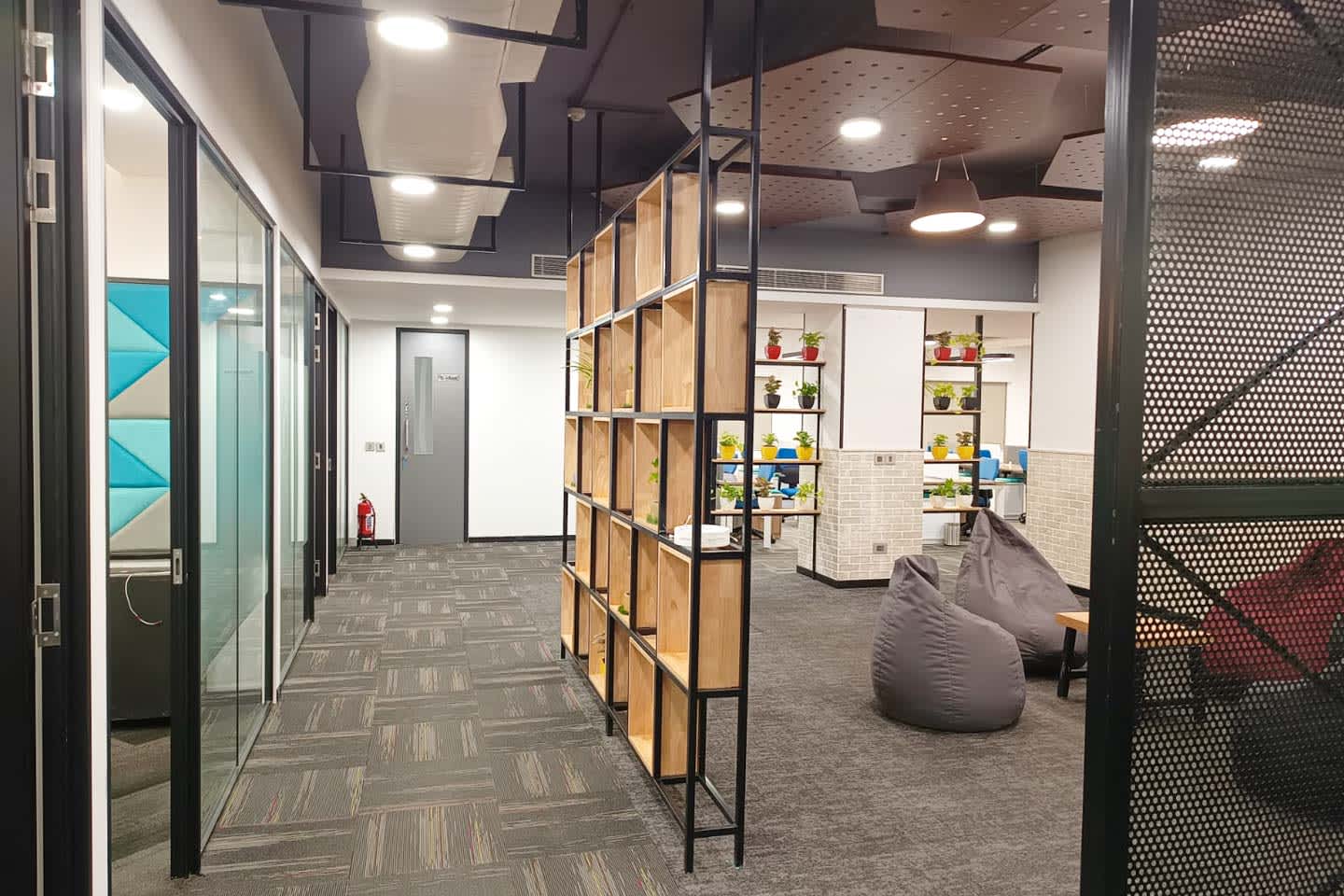 Incubex HSR20 workspace