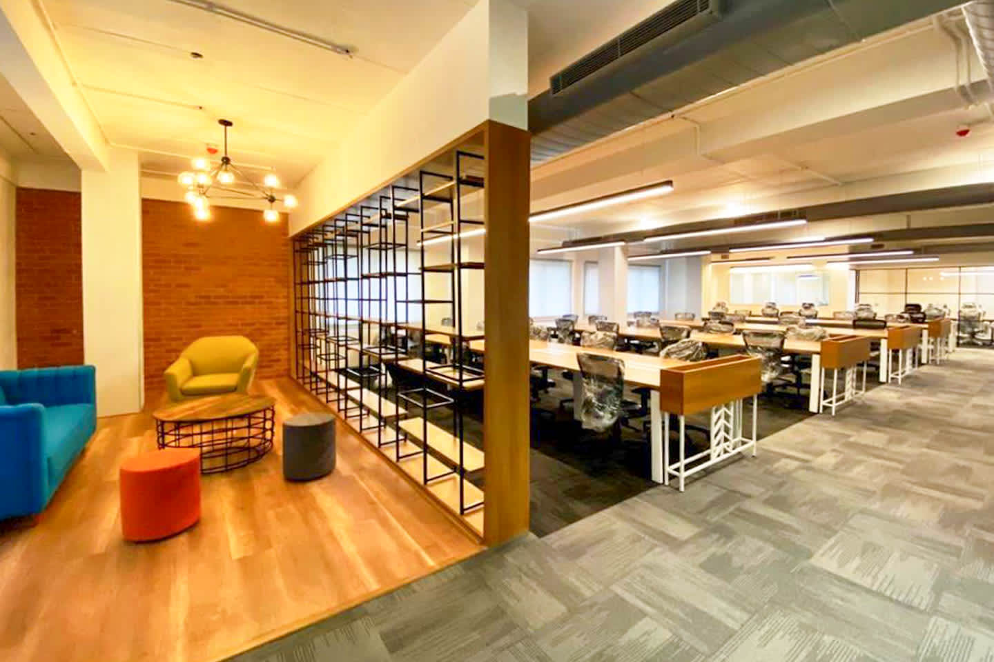 Incubex INR2 interior