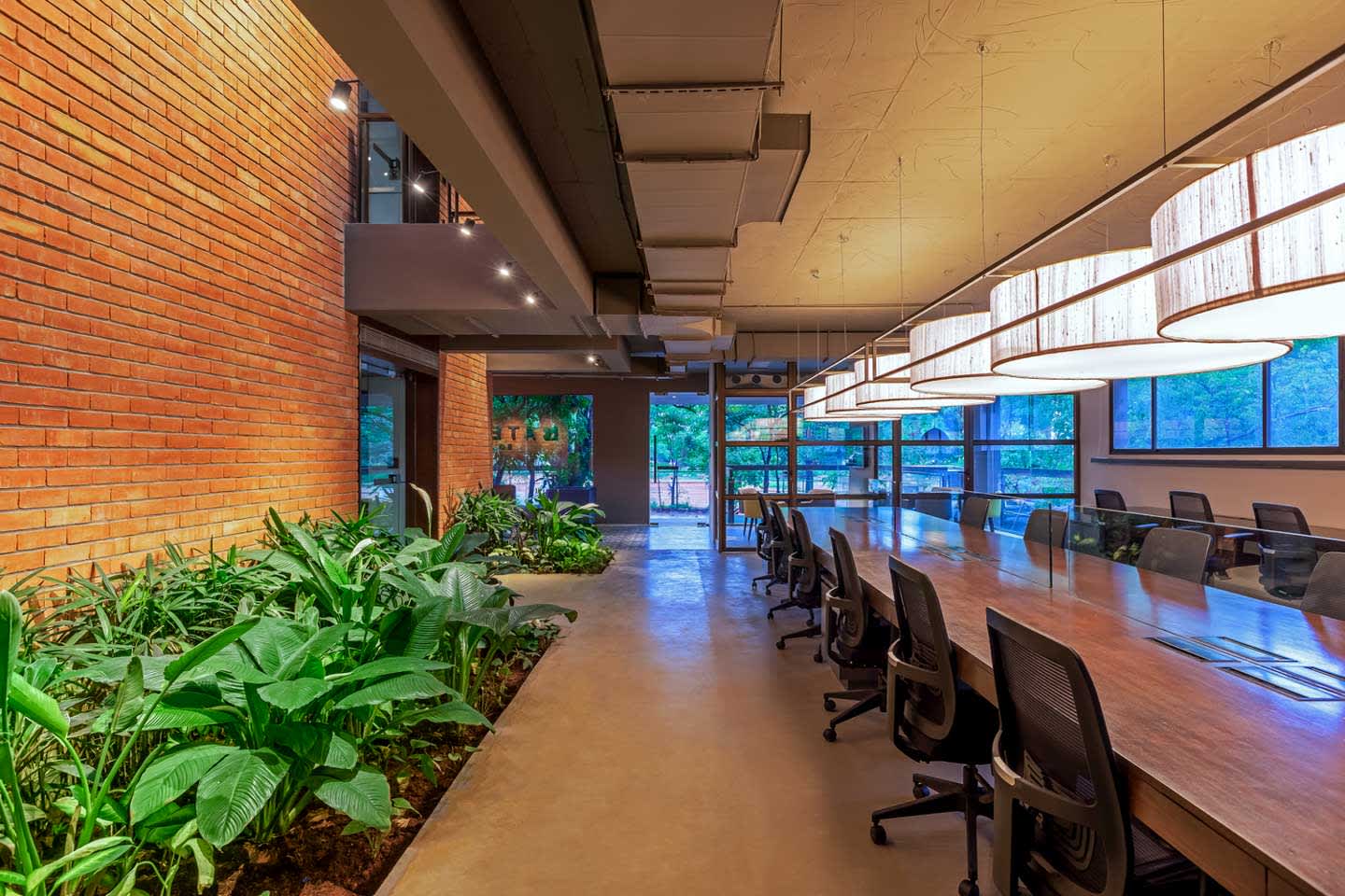 Incubex INR3 workspace
