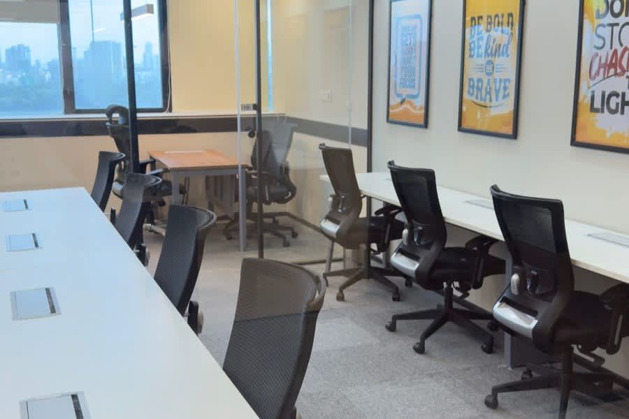 Desk – Innov8 interior