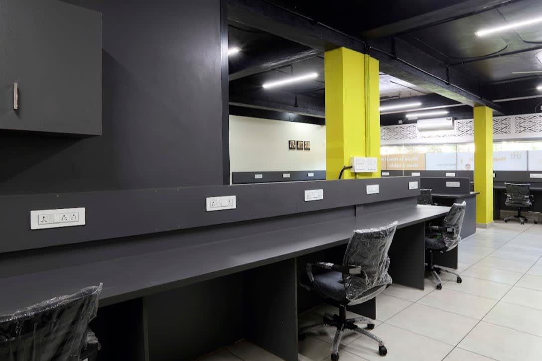 Mikro Grafeio interior