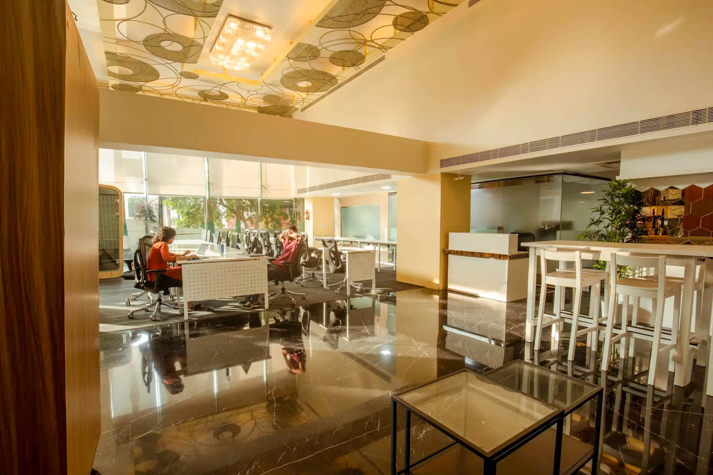 Monarch Workspace Monarch Luxur Hotel workspace
