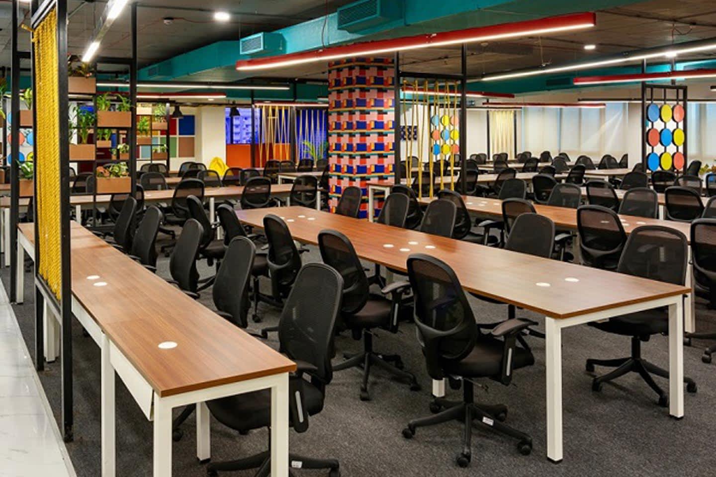 Desk – Oyo Workflo interior