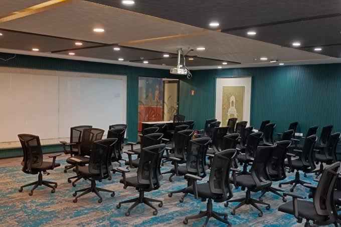 40 Seater Meeting Room interior